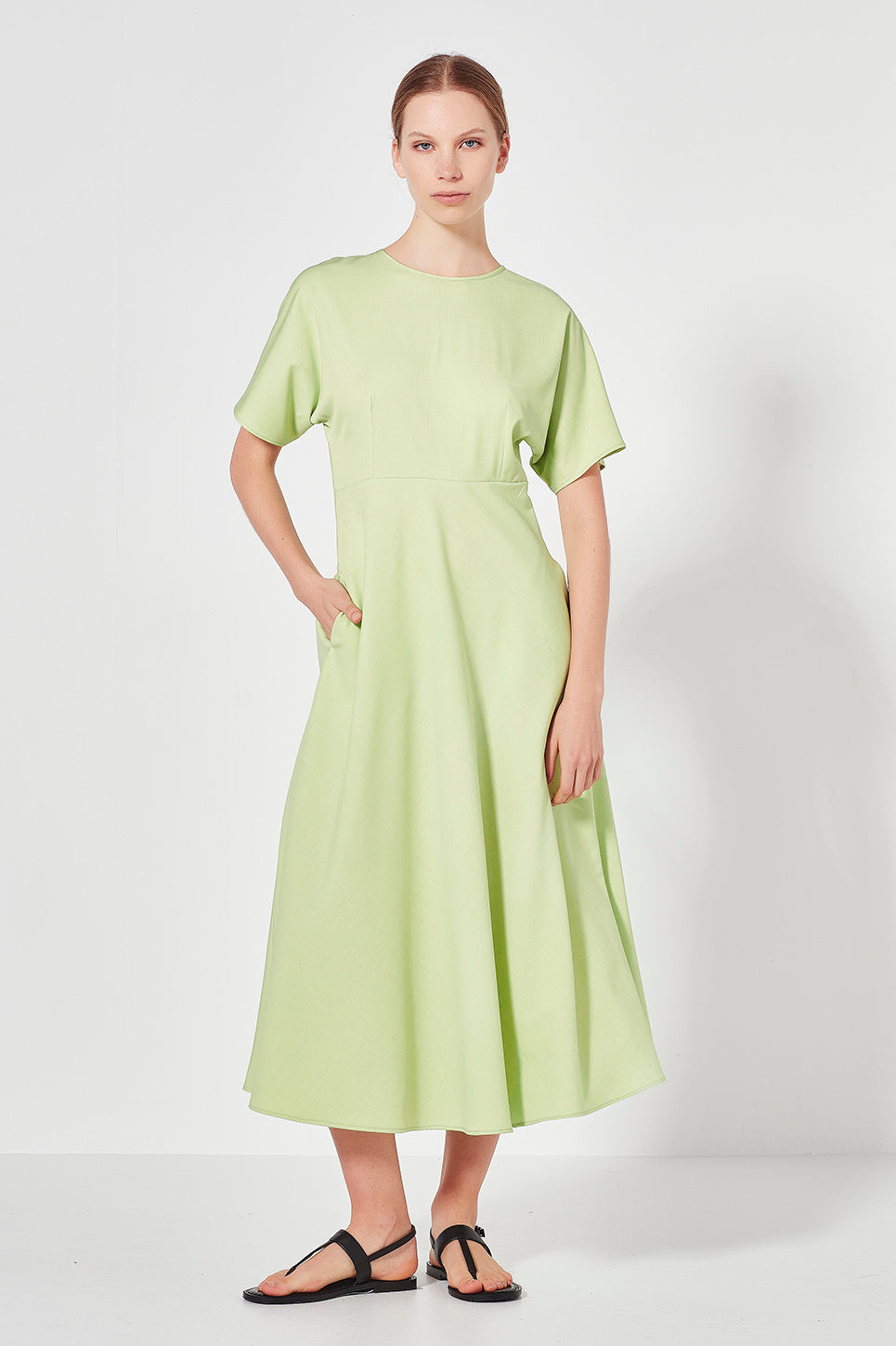 The Evelyn 2-Way Dress in Apple