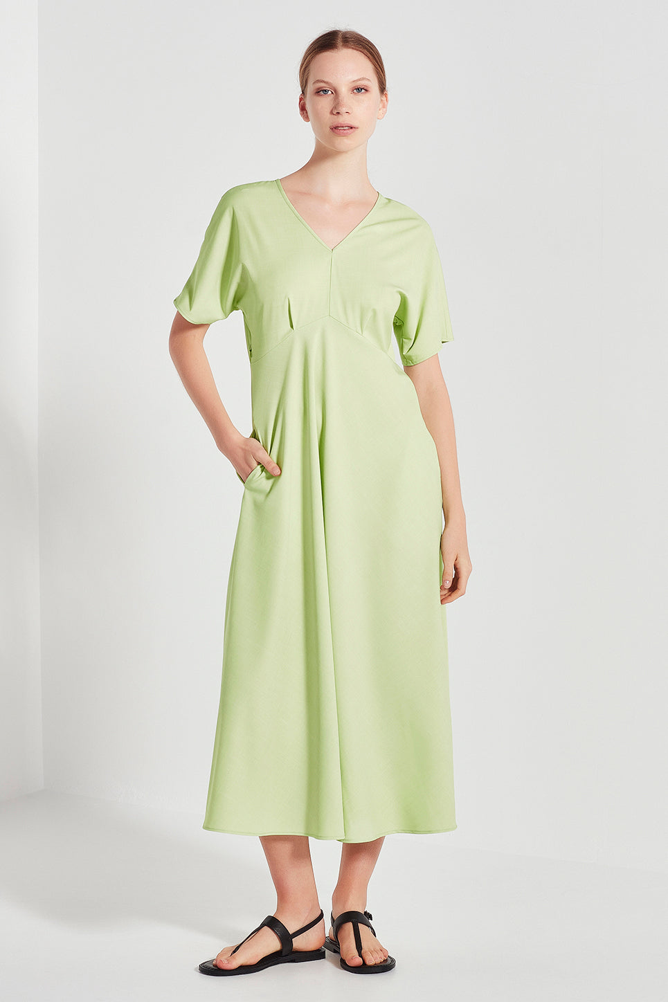 The Evelyn 2-Way Dress in Apple