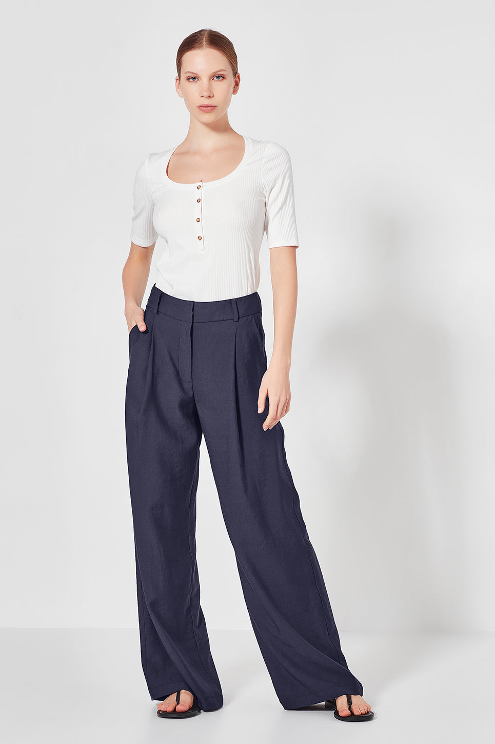 The Selbourne Trouser in Navy