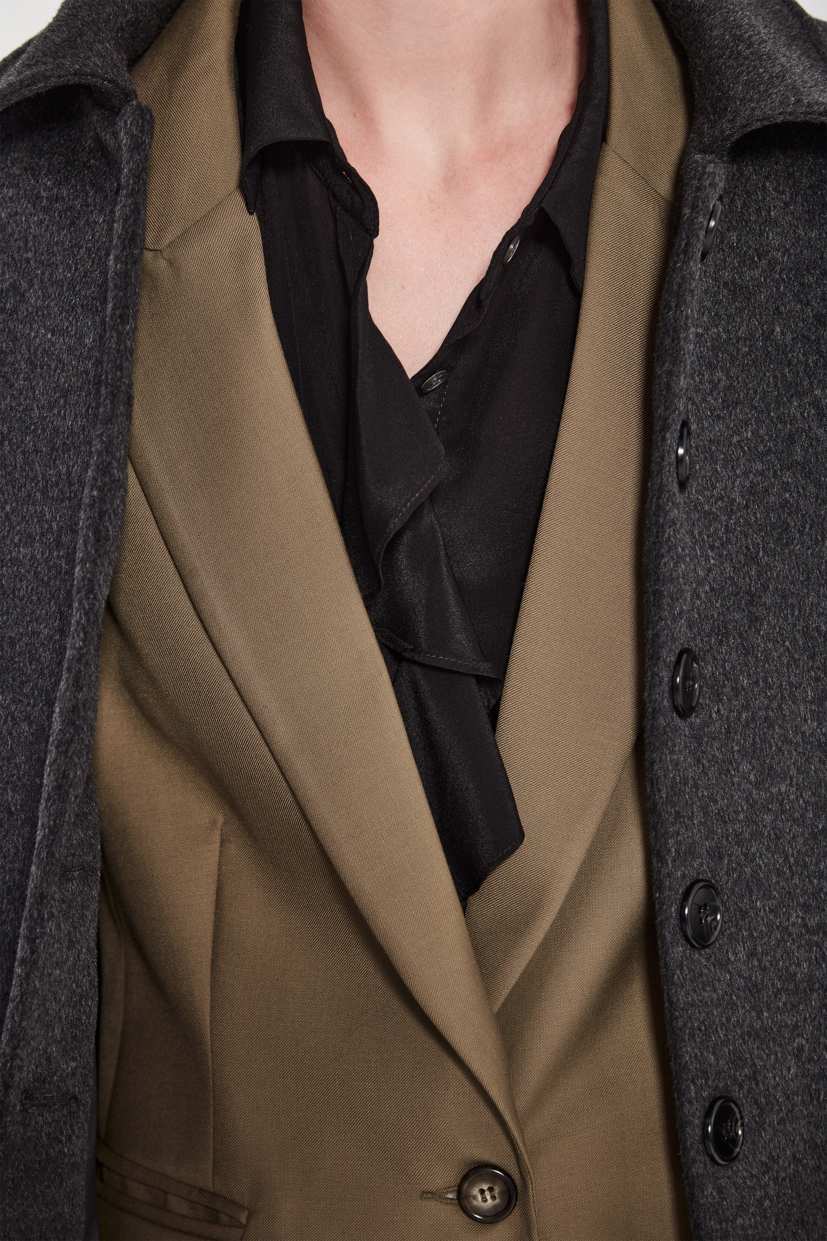 The Oslo Jacket in Khaki