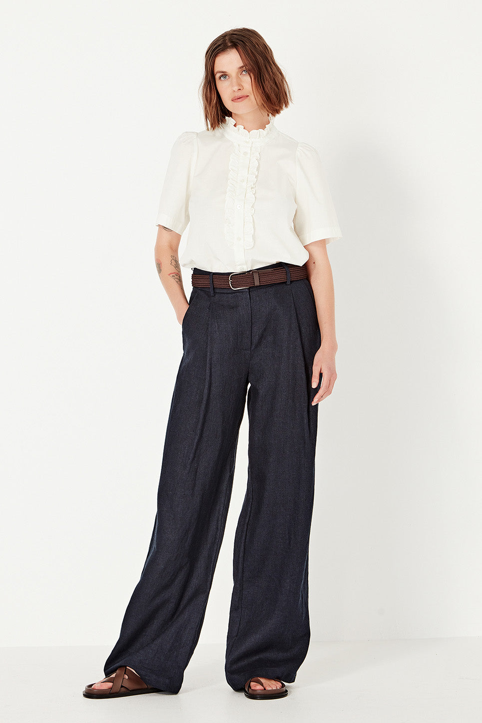 The Selbourne Trouser in Navy Linen