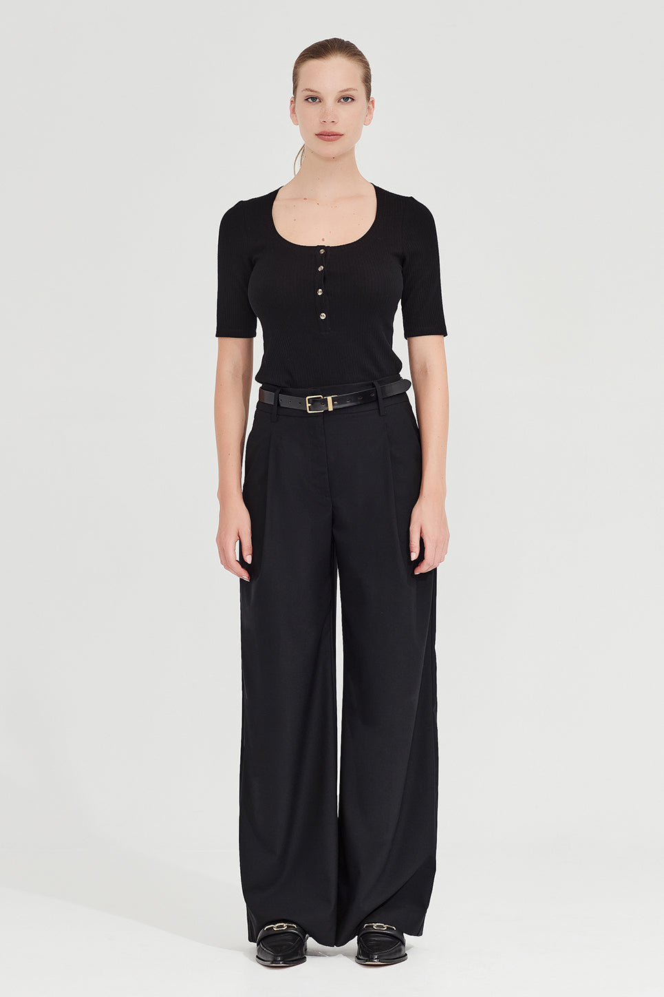 The Lila Tee in Black