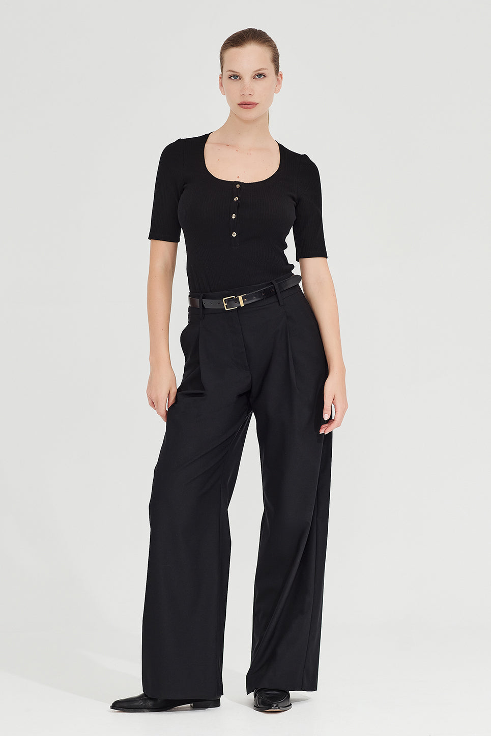 The Lila Tee in Black