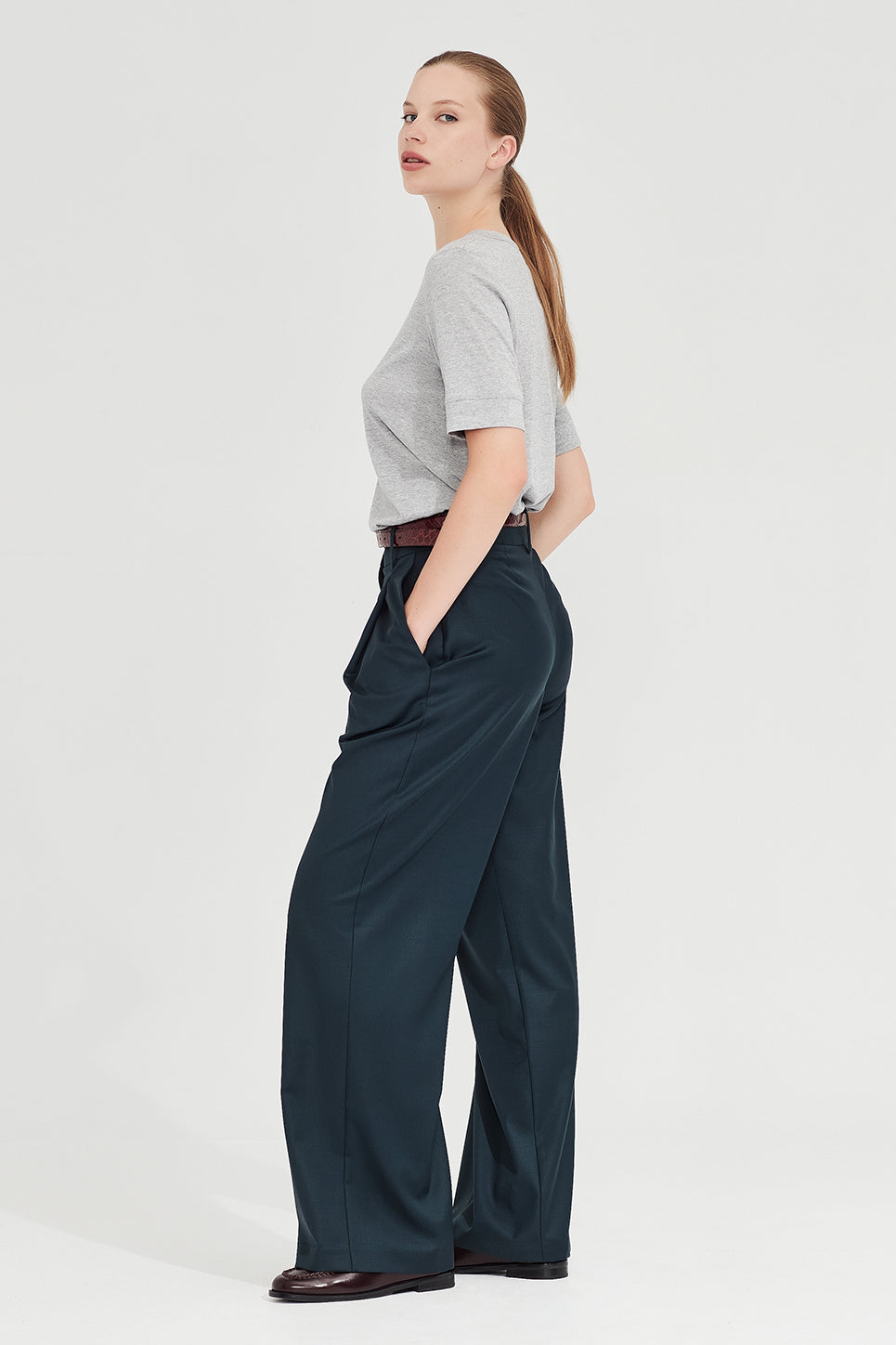 The Column Tee in Grey Marle