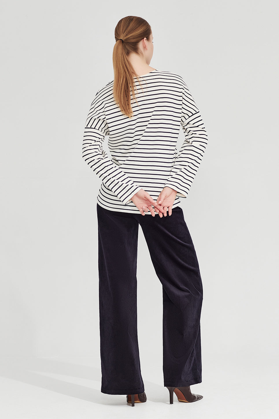The Olsen Tee in Navy/Ivory Stripe