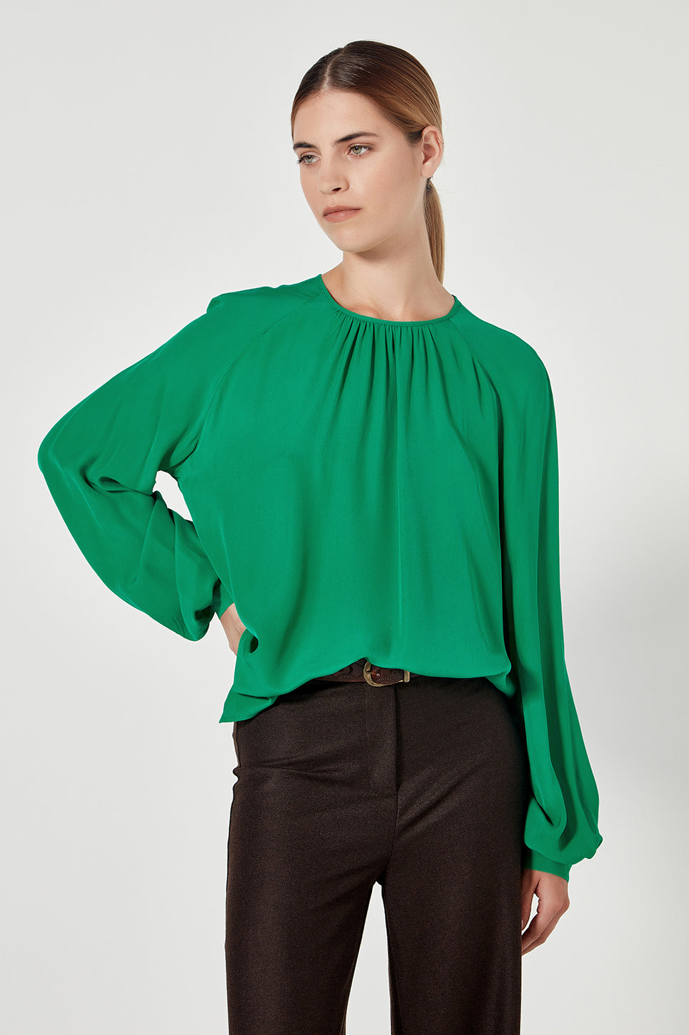 The Lisbon Top in Kelly Green