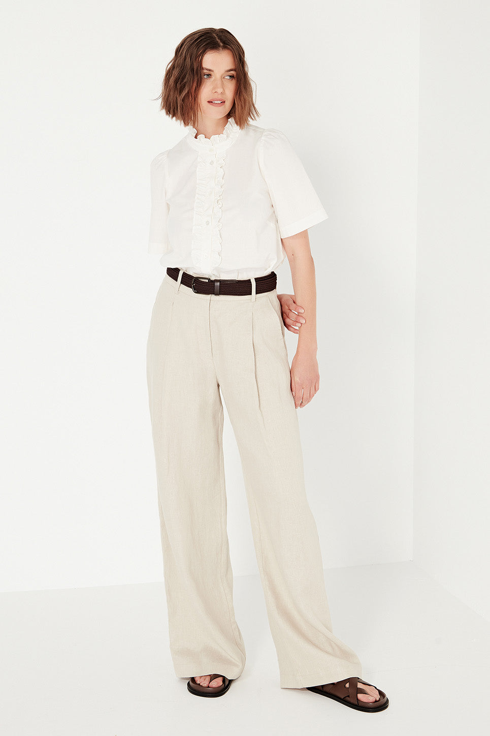 The Selbourne Trouser in Natural Linen
