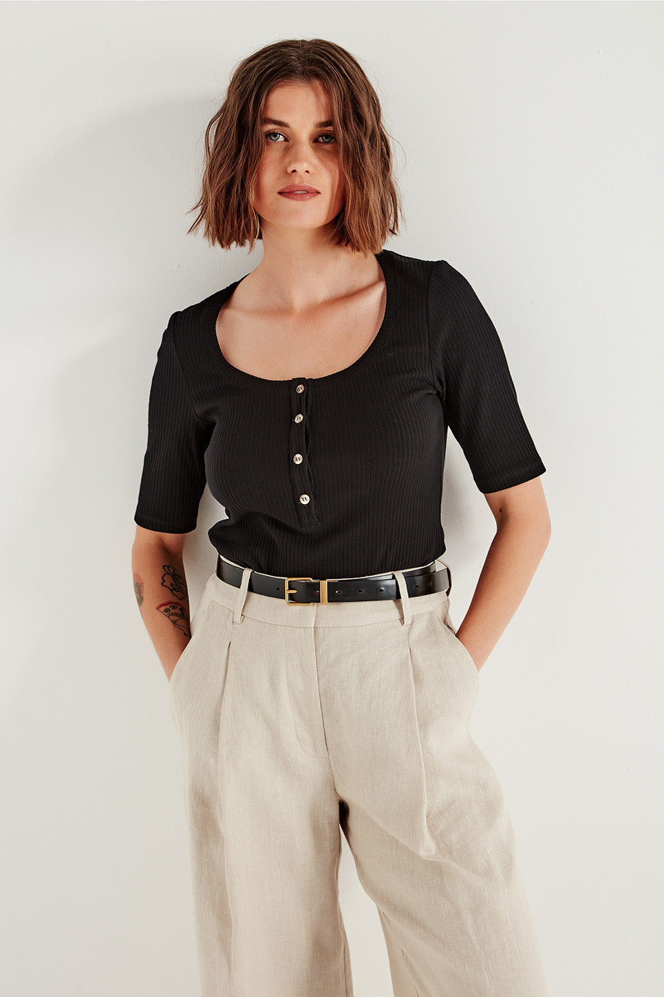 The Lila Tee in Black