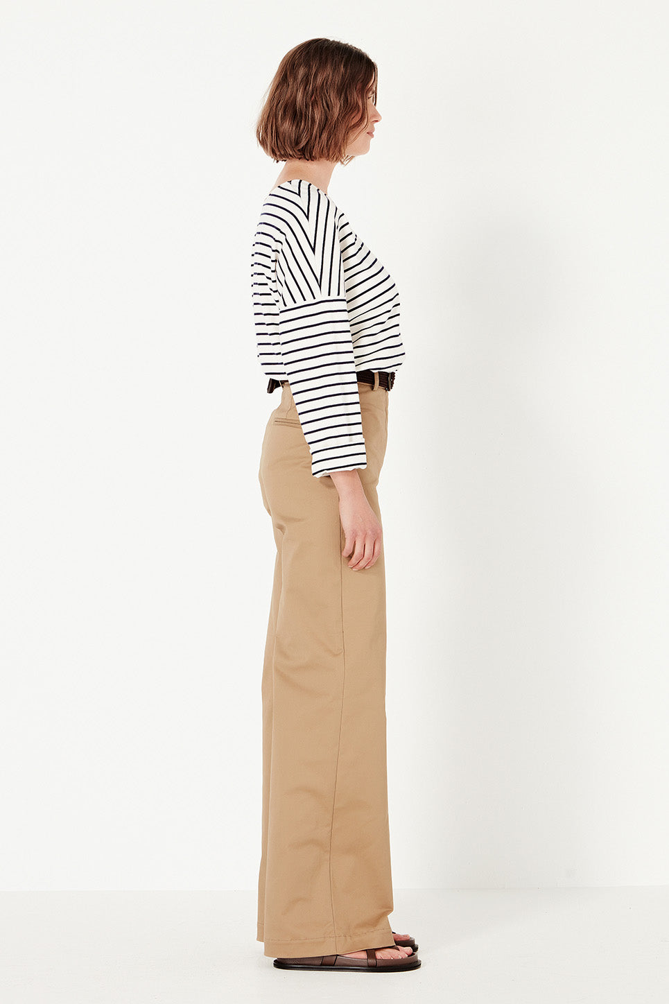 The Olsen Tee in Navy/Ivory Stripe