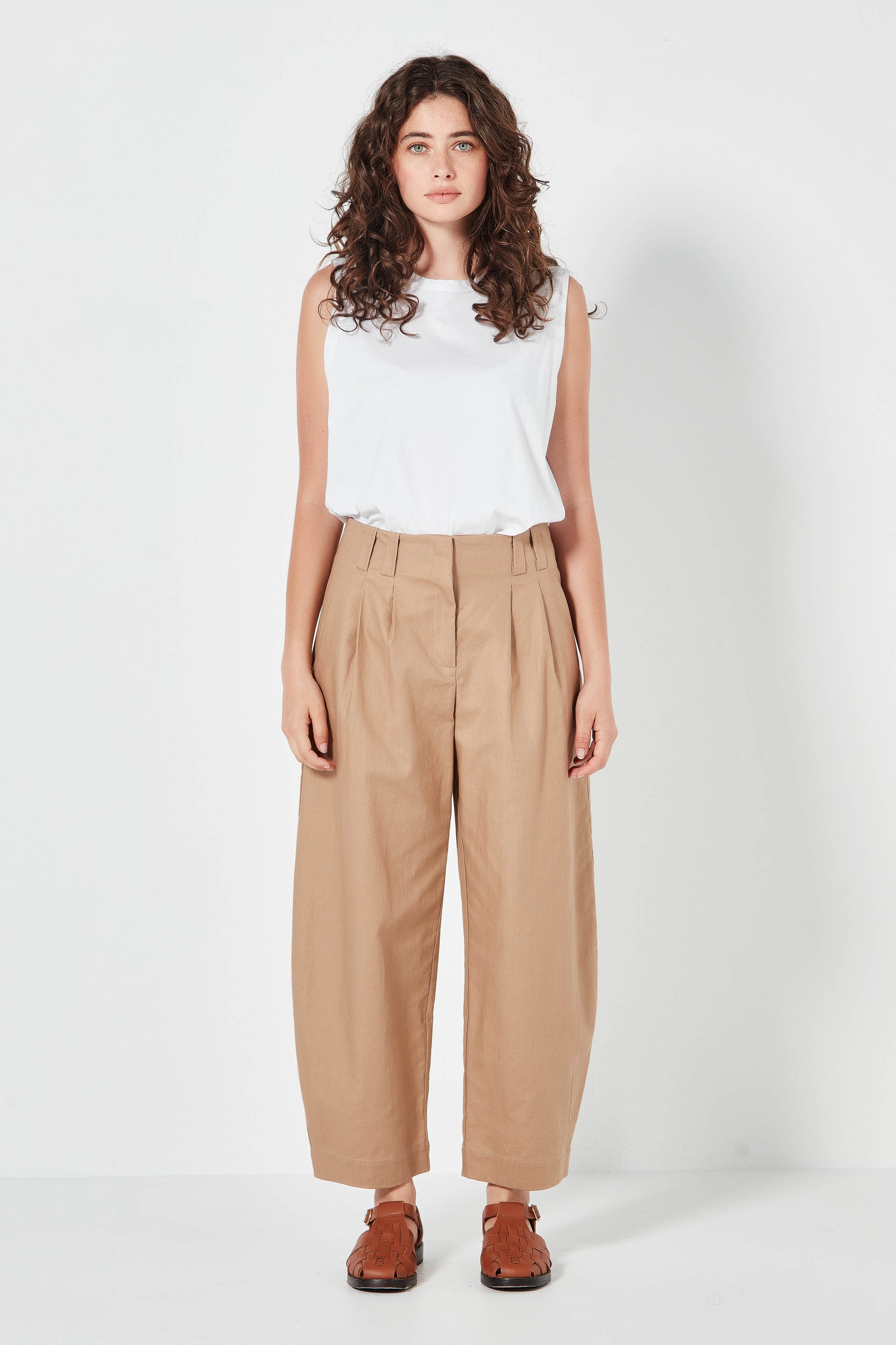 The Palermo Trouser in Almond