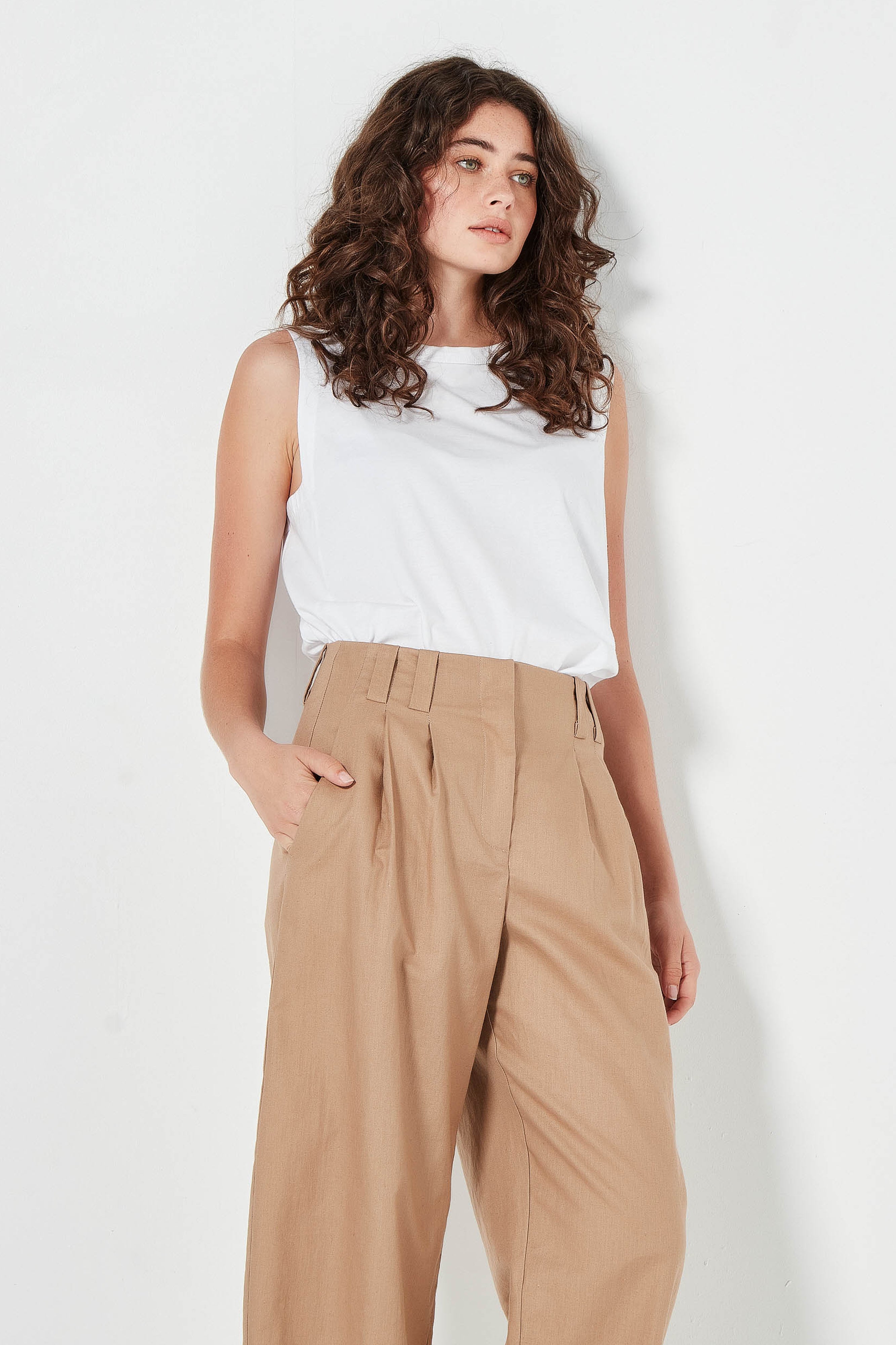 The Palermo Trouser in Almond