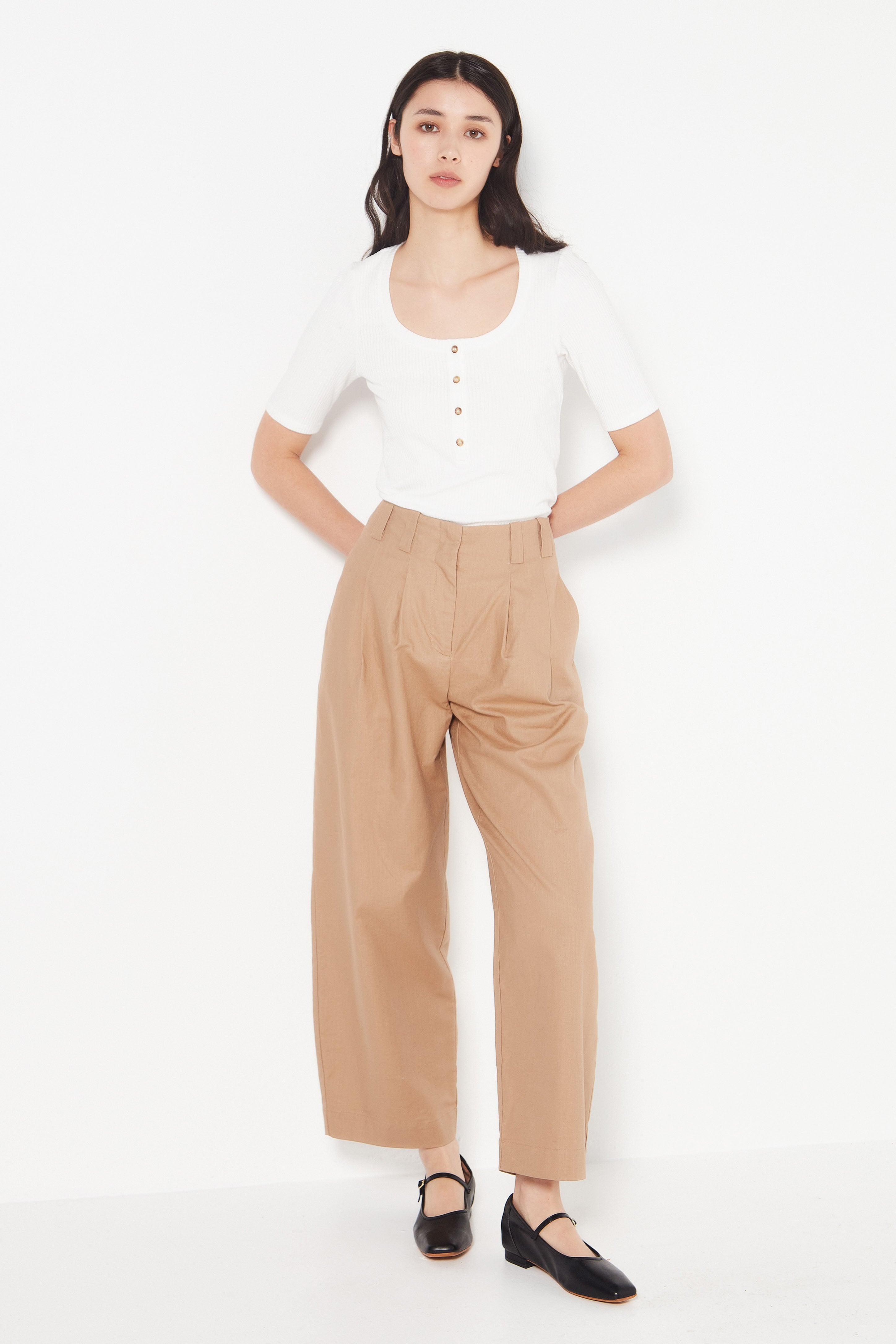 The Palermo Trouser in Almond